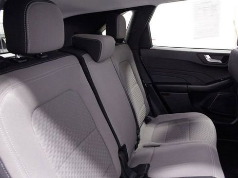 Used 2021 Ford Escape SE image 18