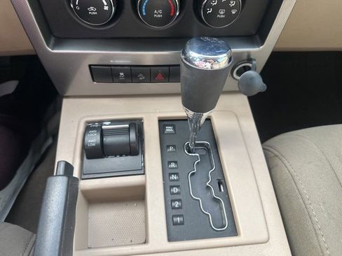 Used 2010 Jeep Liberty Sport image 13