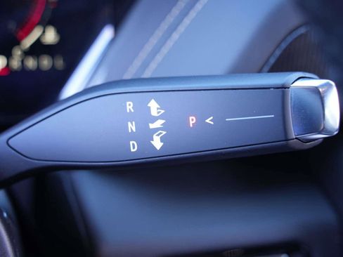 Used 2025 GMC Yukon Elevation image 17