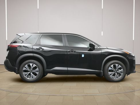 Certified 2023 Nissan Rogue SV FWD image 22