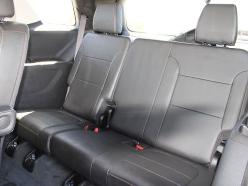 Used 2020 Chevrolet Traverse Premier w/ Redline Edition image 41