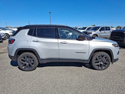 New 2025 Jeep Compass Limited w/ Sun & Sound Group image 9