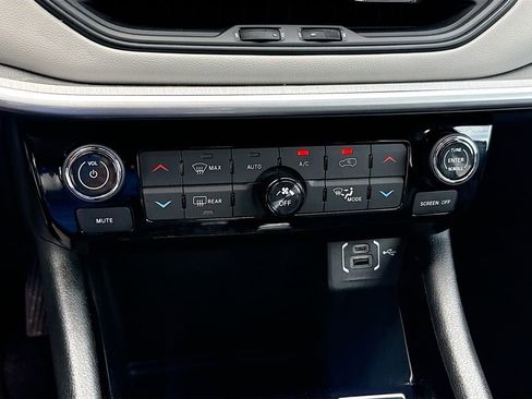 Used 2026 Jeep Compass Limited image 15