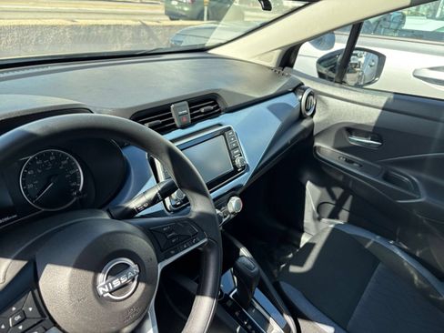 Used 2025 Nissan Versa SV FWD image 17