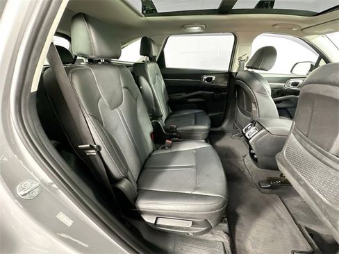 Used 2023 Kia Sorento SX image 30