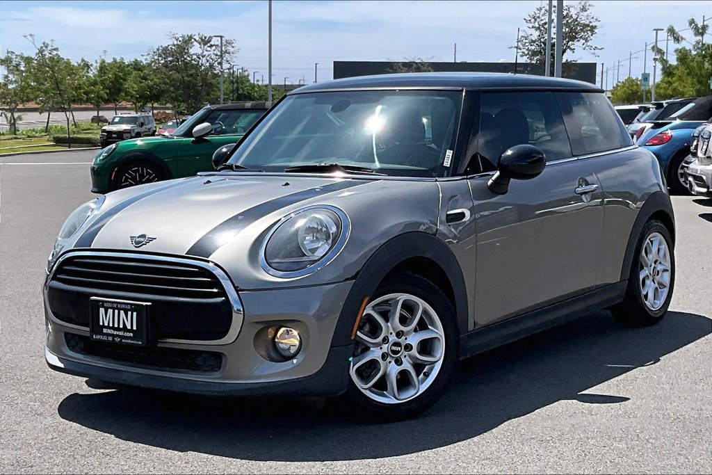 Used 2019 MINI Cooper 2-Door Hardtop w/ Signature Upholstery Package FWD image 2