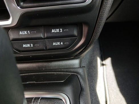 New 2025 Jeep Gladiator Sport image 41