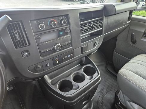 Used 2016 GMC Savana 3500 RWD image 16