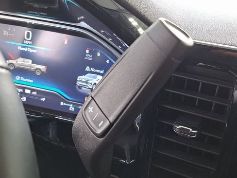 Used 2025 Chevrolet Silverado 1500 LT image 17