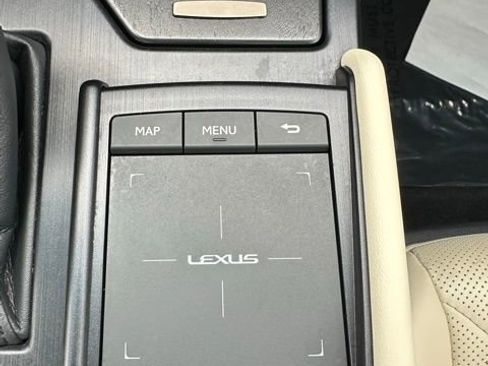 Used 2022 Lexus ES 300h w/ Luxury Package FWD image 36