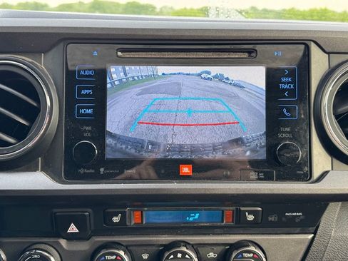 Used 2019 Toyota Tacoma TRD Off-Road AWD/4WD image 6
