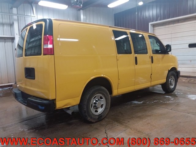 Used 2019 Chevrolet Express 2500 w/ Driver Convenience Package RWD image 2