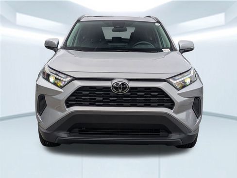 Used 2024 Toyota RAV4 XLE w/ Convenience Package image 10