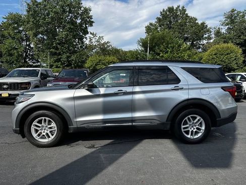 Certified 2025 Ford Explorer Active AWD/4WD image 8