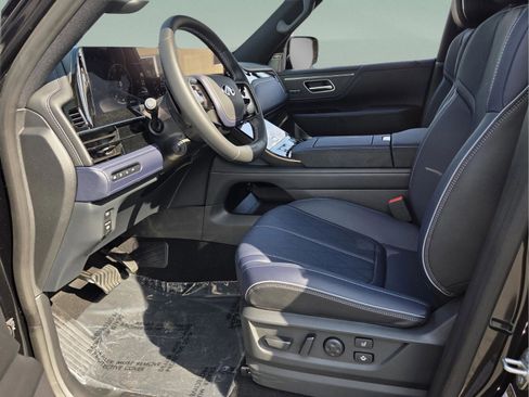 New 2026 INFINITI QX80 4WD image 12