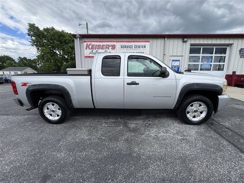 Used 2011 Chevrolet Silverado 1500 LT w/ All-Star Edition AWD/4WD image 1