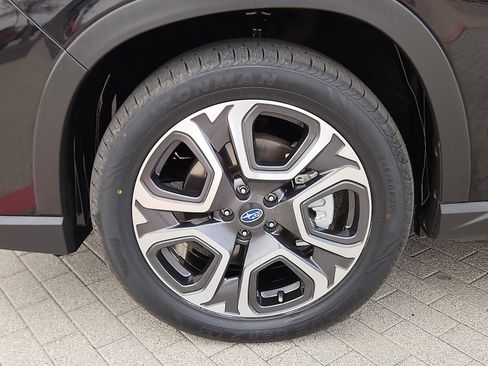 Used 2023 Subaru Ascent Touring image 5