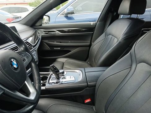 Used 2018 BMW 740i RWD image 18