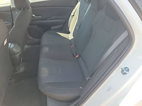 New 2026 Hyundai Elantra SE FWD image 23