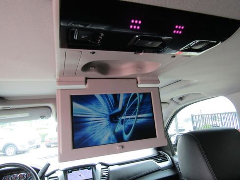 Used 2016 Chevrolet Suburban LTZ AWD/4WD image 22