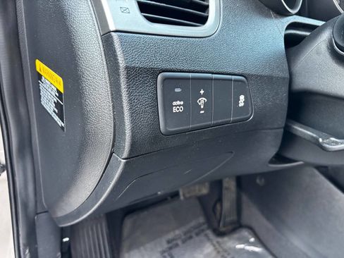 Used 2013 Hyundai Elantra Limited w/ Technology Pkg image 13