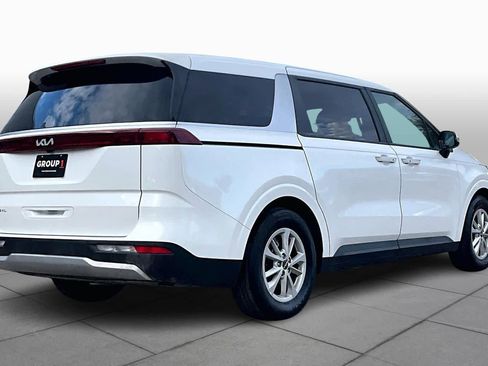 Used 2024 Kia Carnival LX image 12