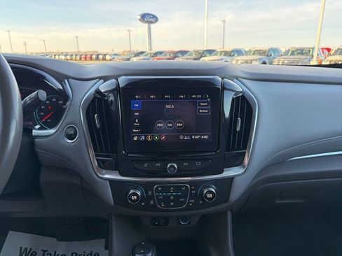 Used 2020 Chevrolet Traverse LT w/ LT Premium Package image 15