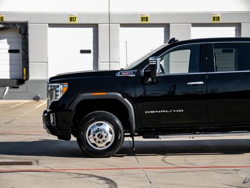Used 2022 GMC Sierra 3500 Denali w/ Technology Package image 6