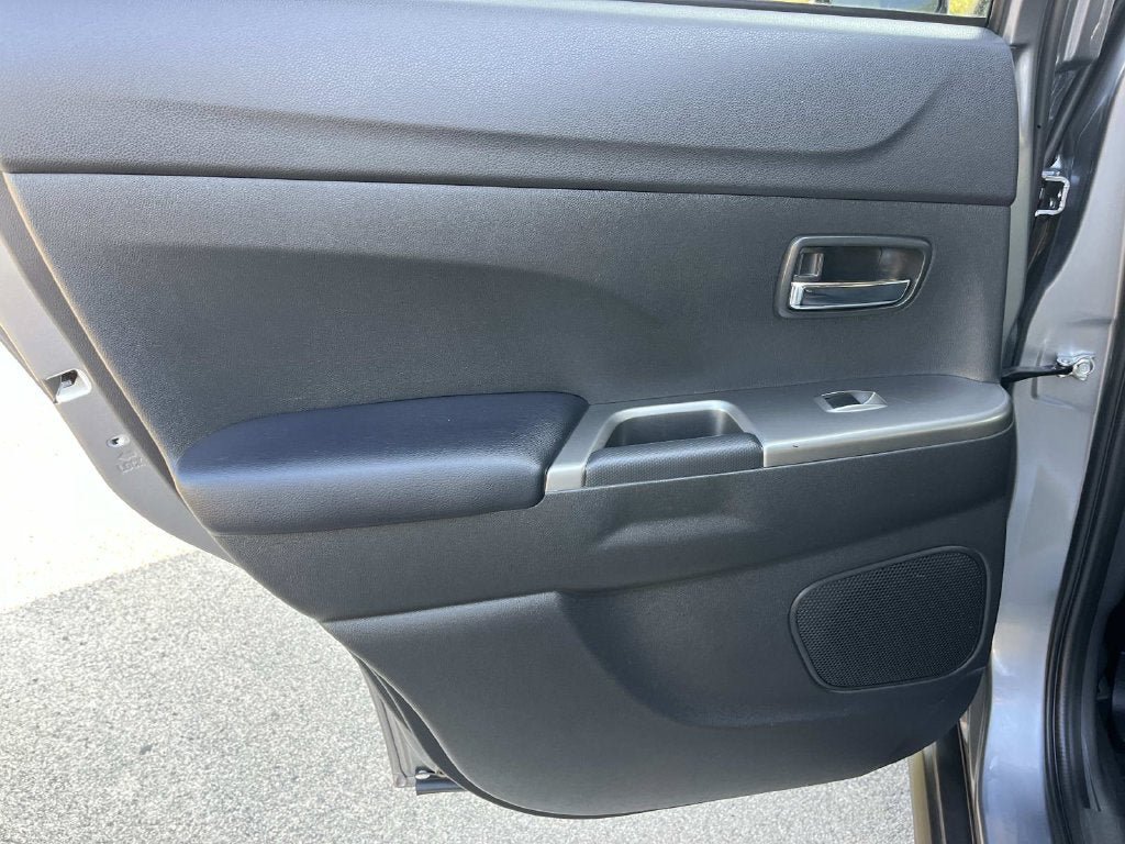 Used 2024 Mitsubishi Outlander Sport SE AWD/4WD image 18