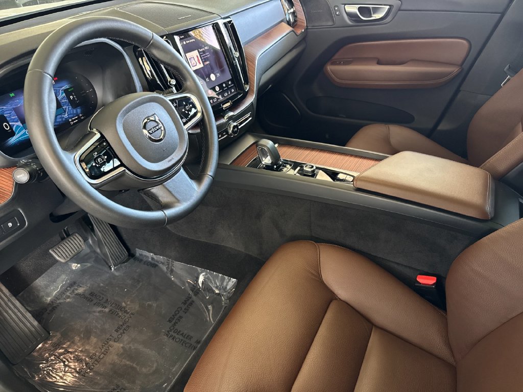 Certified 2024 Volvo XC60 T8 Plus w/ Protection Package Premier AWD/4WD image 9