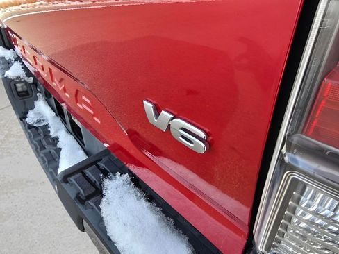 Used 2021 Toyota Tacoma TRD Off-Road image 10