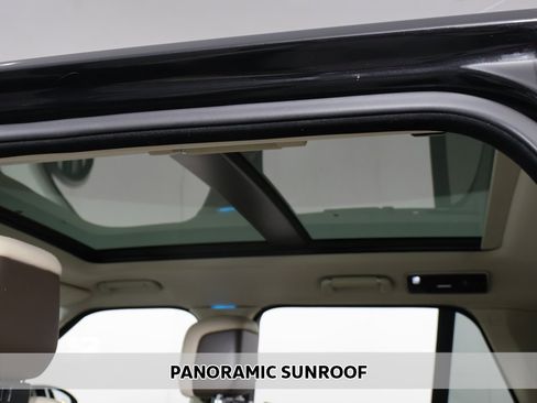 Used 2020 Land Rover Range Rover HSE image 4