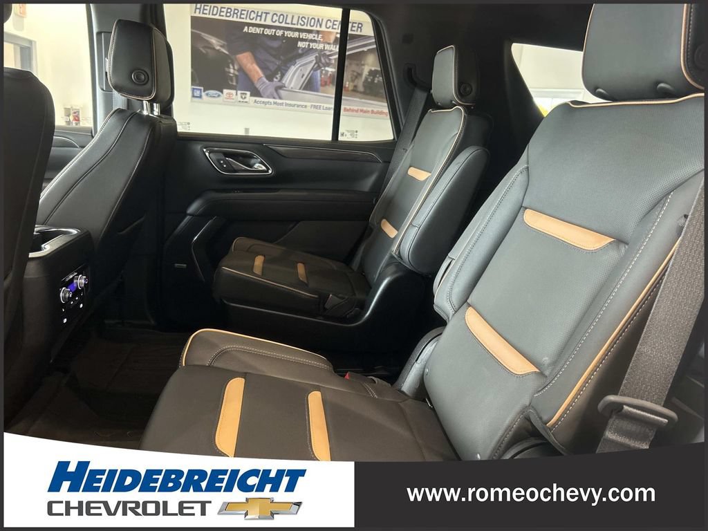 Used 2024 GMC Yukon AT4 w/ Technology Package AWD/4WD image 12