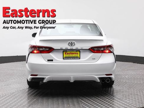 Used 2024 Toyota Camry SE image 6