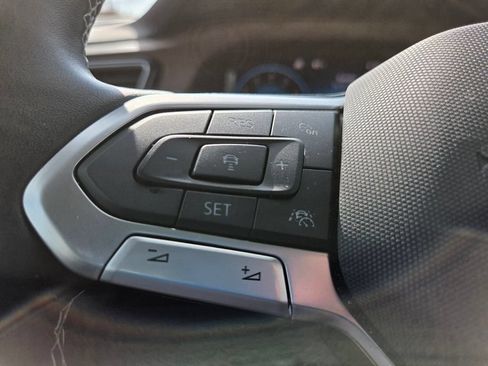 Used 2026 Volkswagen Atlas SE w/ Panoramic Sunroof Package FWD image 12
