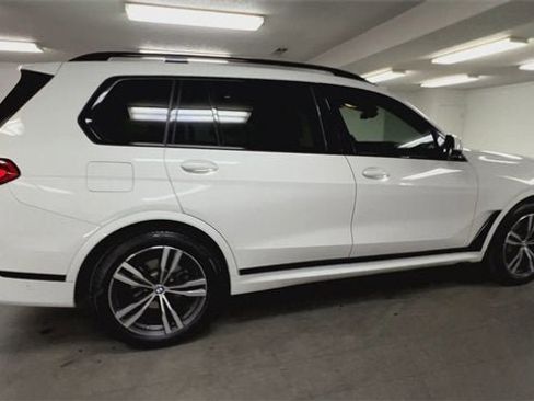 Used 2023 BMW X7 xDrive40i w/ M Sport Package image 9