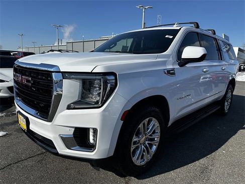 Used 2023 GMC Yukon XL SLE image 9