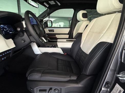 Used 2023 Toyota Tundra Capstone AWD/4WD image 5