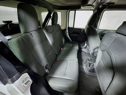 Used 2022 Jeep Wrangler Unlimited Sport image 24