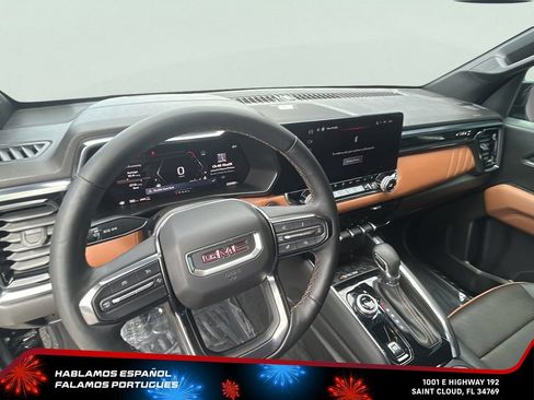 Used 2025 GMC Canyon AT4 w/ Technology Plus Package AWD/4WD image 14