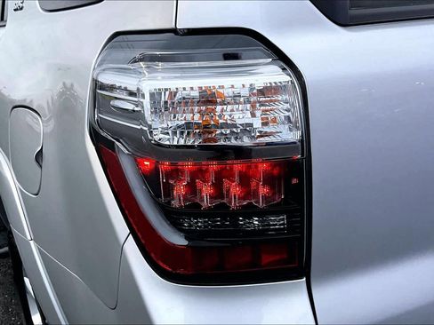 Used 2023 Toyota 4Runner SR5 Premium image 40