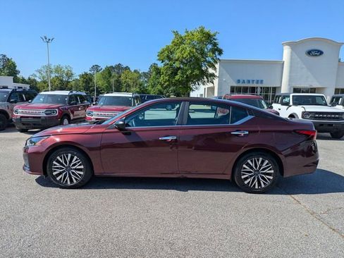 Used 2025 Nissan Altima 2.5 SV FWD image 6