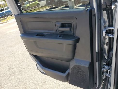 Used 2019 RAM 1500 Express w/ Express Value Package AWD/4WD image 18
