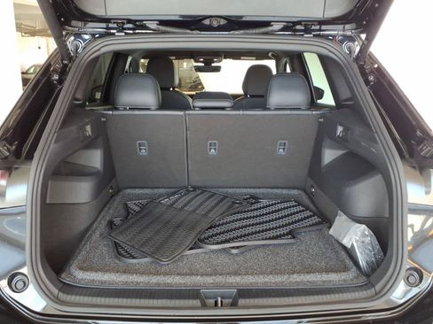Used 2026 Volkswagen Tiguan SE R-Line AWD/4WD image 19