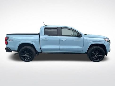 Used 2025 Chevrolet Colorado Z71 w/ Technology Package AWD/4WD image 17