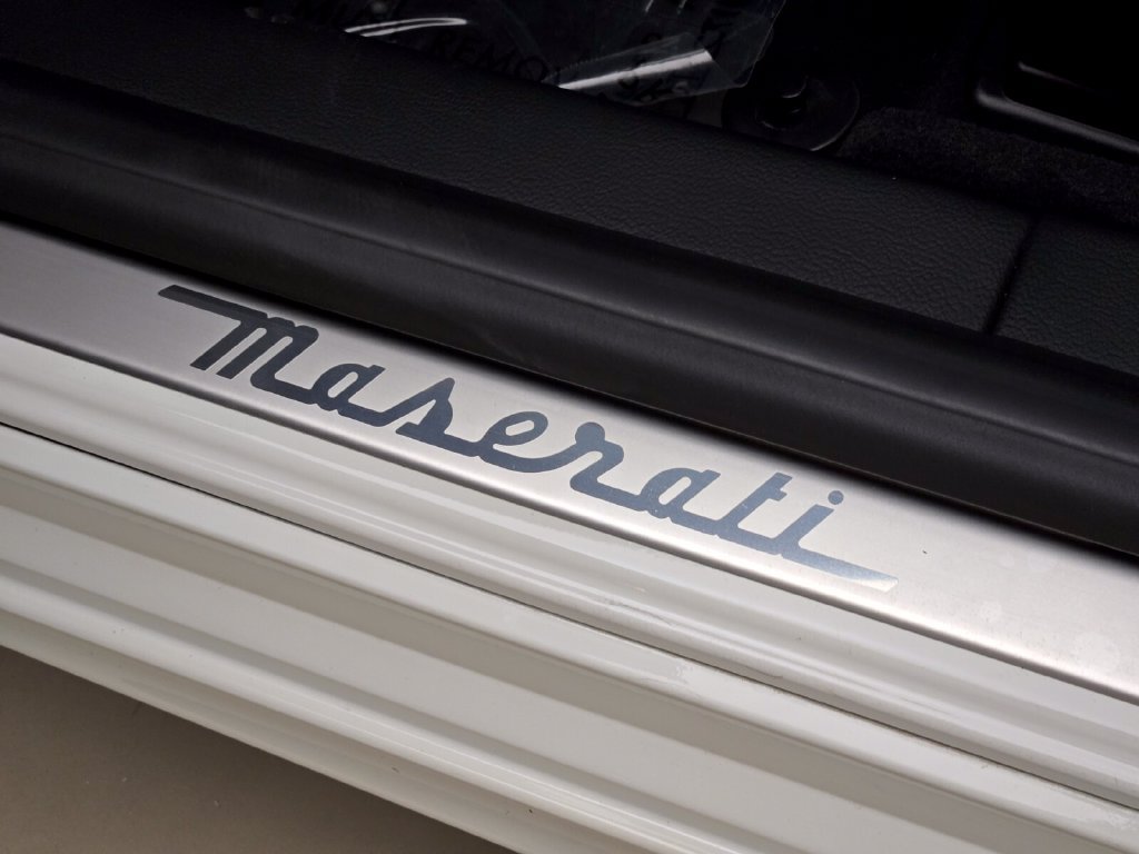Used 2023 Maserati Quattroporte GT RWD image 35