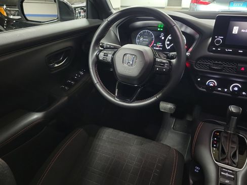 Certified 2025 Honda HR-V Sport image 12