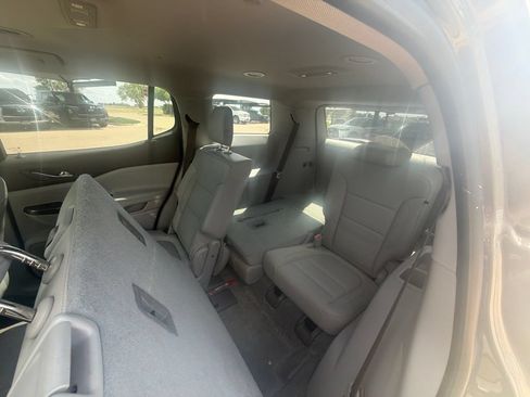 Used 2019 GMC Acadia SLT w/ LPO, Cargo Package AWD/4WD image 18