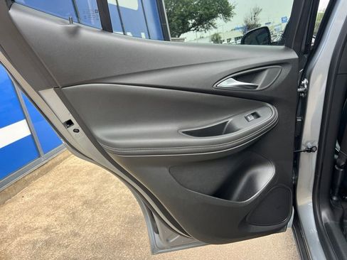 Used 2025 Buick Encore GX Avenir w/ Avenir Convenience Package FWD image 10