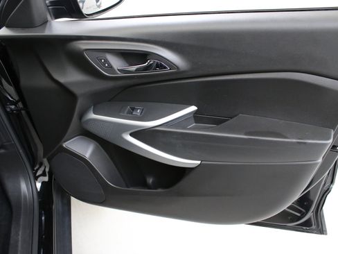 Used 2024 Chevrolet Trax RS w/ Driver Confidence Package image 31